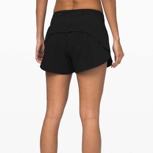 Lululemon Speed Up Mid Rise Lined shorts 4“